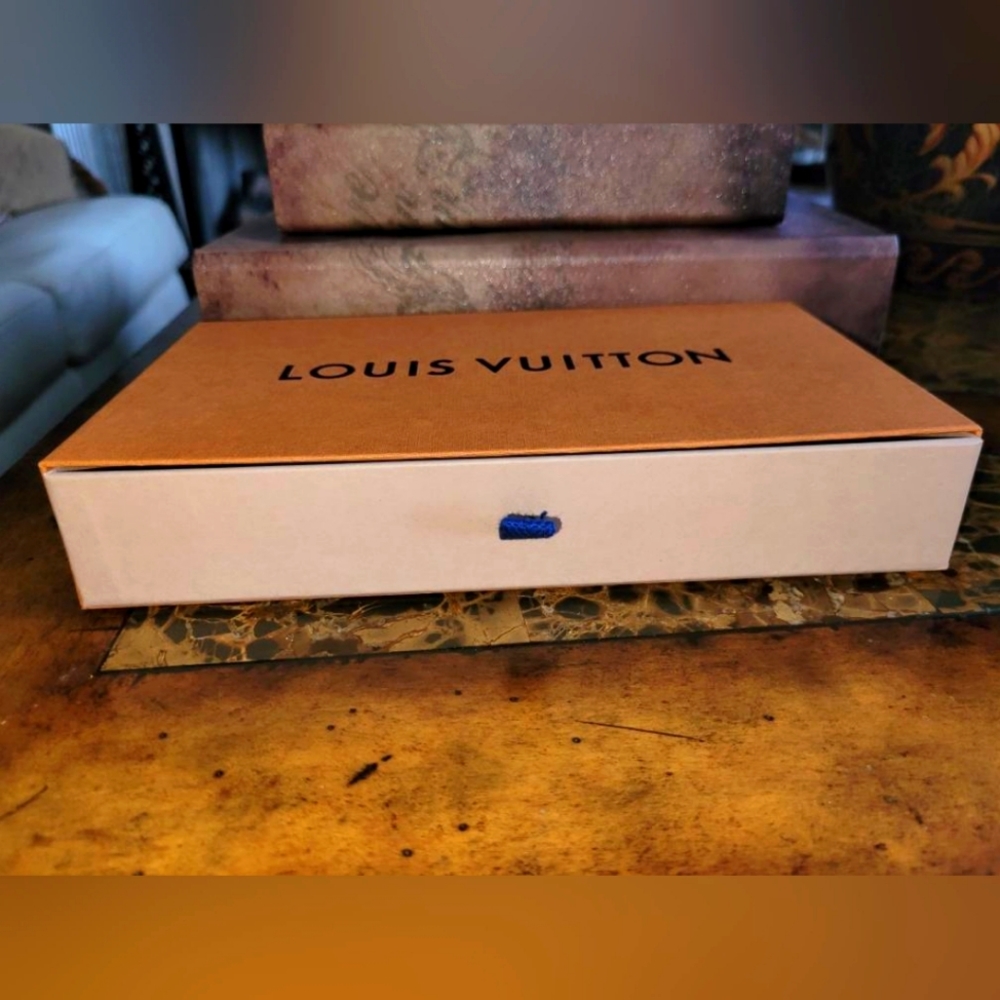 Louis Vuitton mini run porte international - Picture 3 of 11